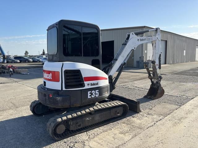 Image of Bobcat E35 equipment image 2
