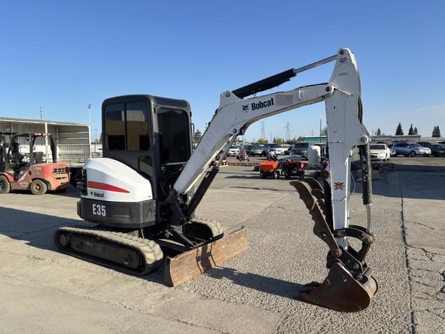 Image of Bobcat E35 equipment image 1