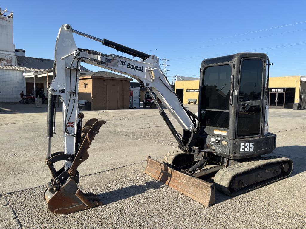 Image of Bobcat E35 Primary image