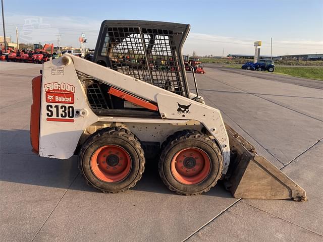 Image of Bobcat S130 equipment image 4