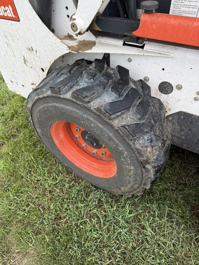 Image of Bobcat S205 equipment image 3