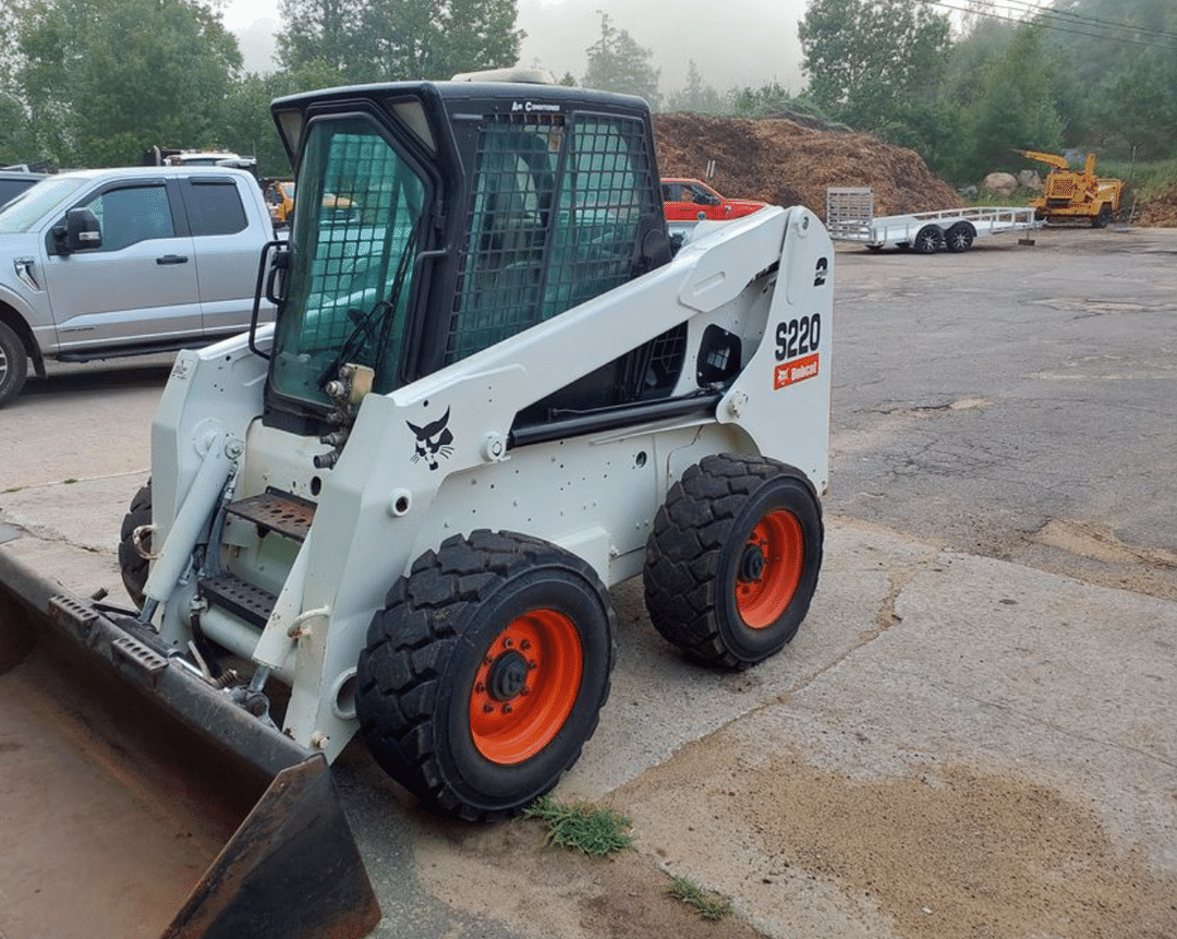 Image of Bobcat S220 Primary image