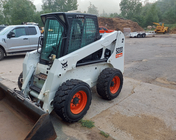 Main image Bobcat S220