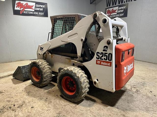 Image of Bobcat S250 equipment image 2