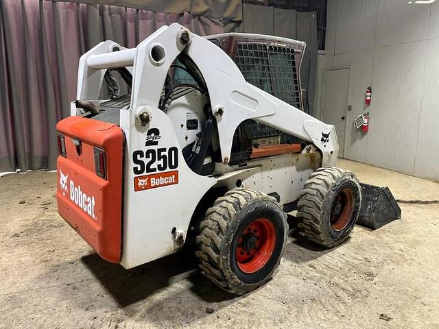 Image of Bobcat S250 equipment image 4