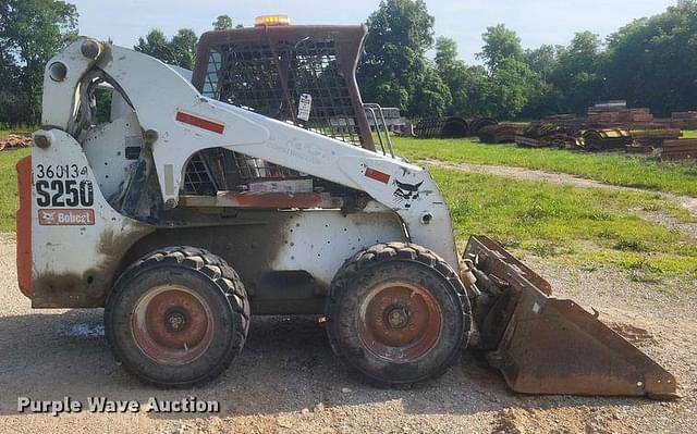 Image of Bobcat S250 equipment image 3