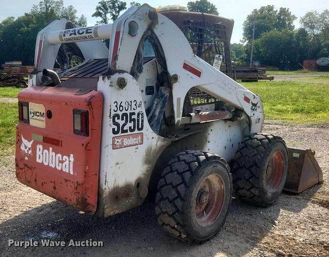 Image of Bobcat S250 equipment image 4