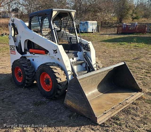 Image of Bobcat S250 equipment image 2