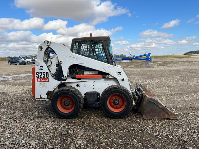 Image of Bobcat S250 equipment image 3