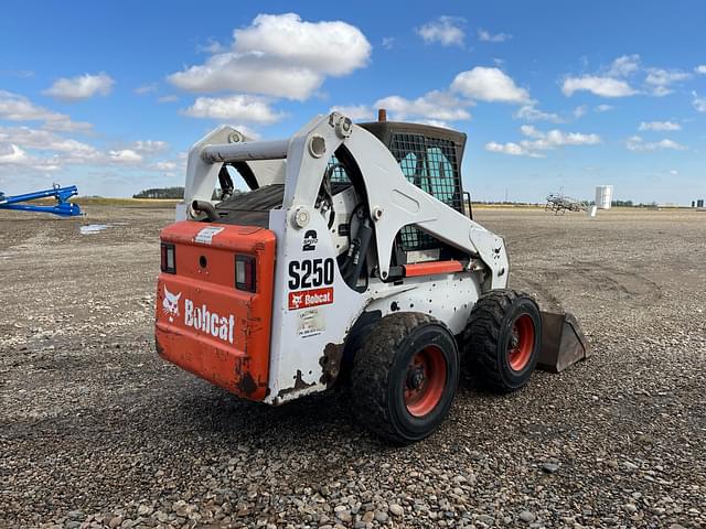 Image of Bobcat S250 equipment image 4