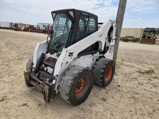 Image of Bobcat S330 equipment image 2