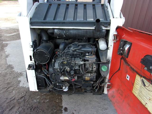 Image of Bobcat T190 equipment image 4