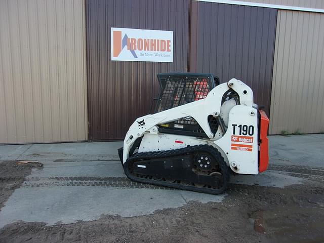 Image of Bobcat T190 equipment image 2