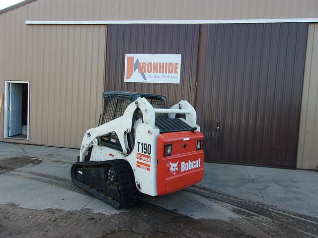 Image of Bobcat T190 equipment image 3