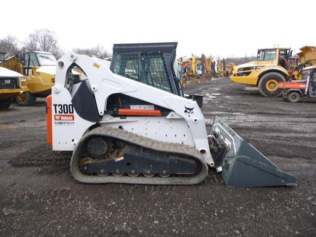 Image of Bobcat T300 equipment image 2