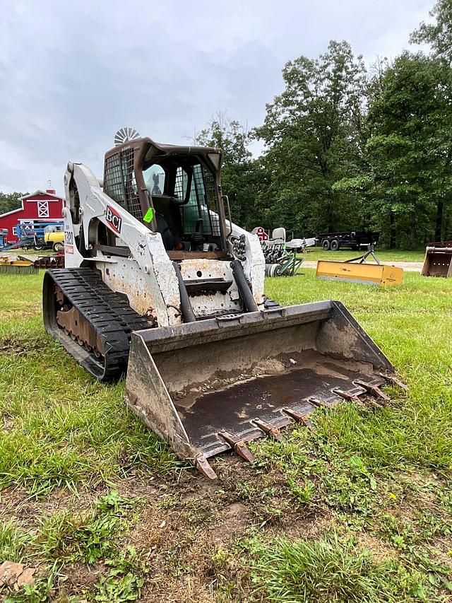 Image of Bobcat T320 equipment image 1
