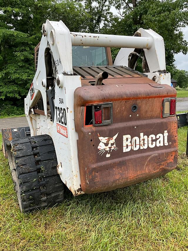 Image of Bobcat T320 equipment image 4