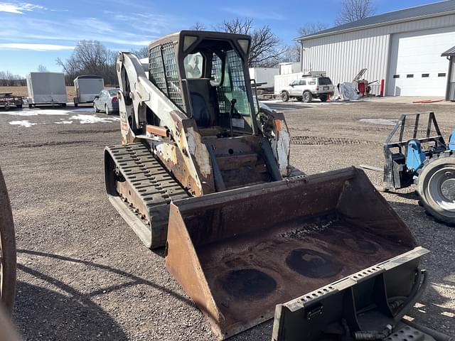 Image of Bobcat T320 equipment image 2