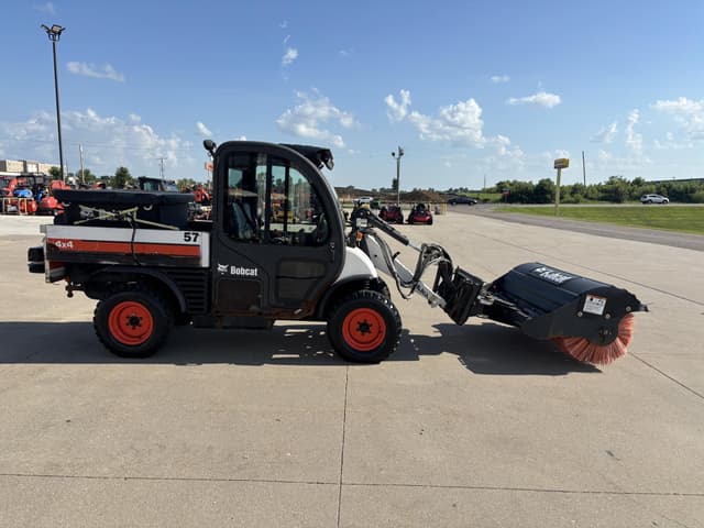 Image of Bobcat Toolcat 5600 equipment image 4