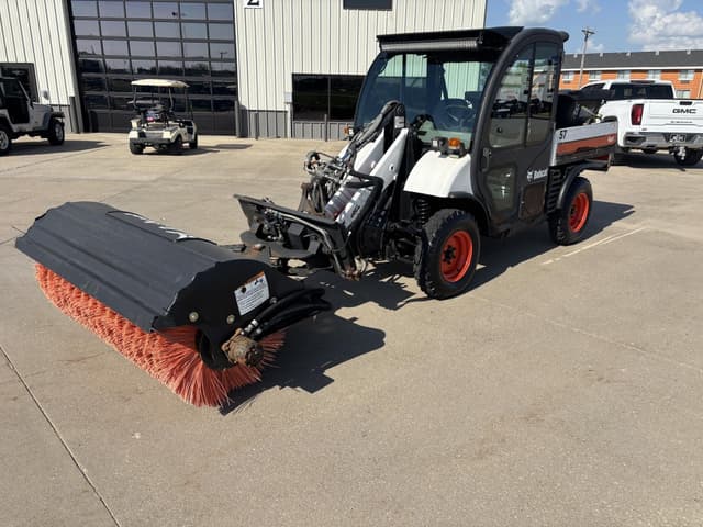 Image of Bobcat Toolcat 5600 equipment image 1