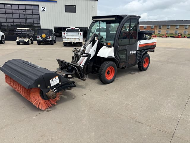 Image of Bobcat Toolcat 5600 equipment image 1