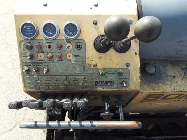 Image of Bomag BF814 equipment image 4