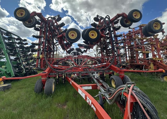 Image of Bourgault 3310 equipment image 2