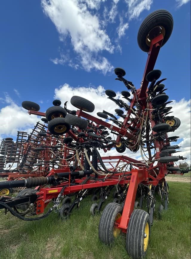 Image of Bourgault 3310 equipment image 4