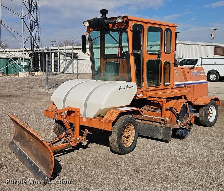 2009 Broce RJ350 Equipment Image0