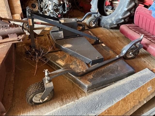 Image of Buhler Farm King Y550R equipment image 4