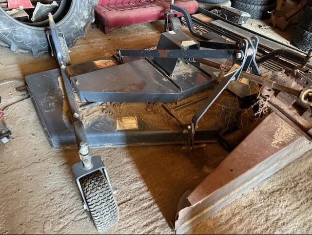 Image of Buhler Farm King Y550R equipment image 2