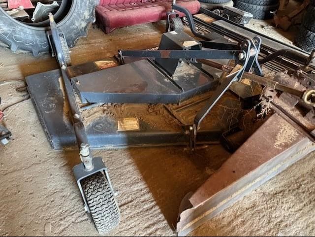 Image of Buhler Farm King Y550R equipment image 2