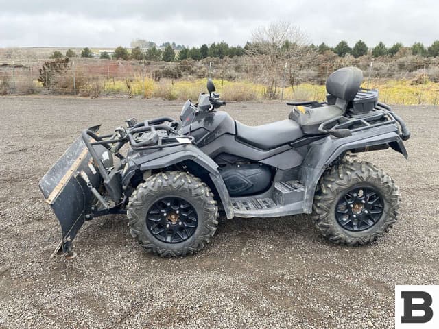 Image of Can-Am Outlander Max equipment image 1