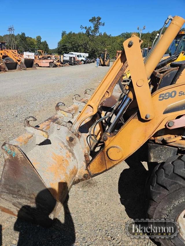 Image of Case 590SM equipment image 2