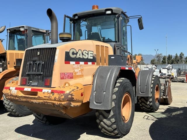 Image of Case 721E equipment image 2