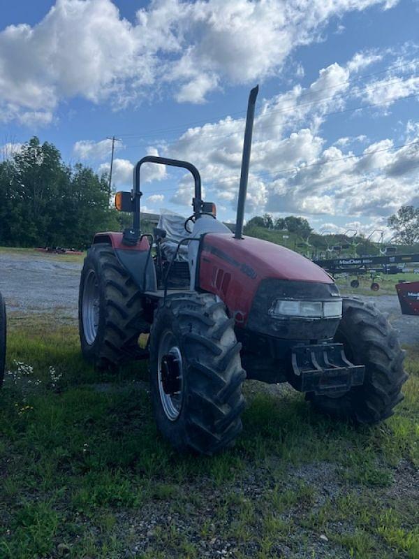 Image of Case IH Farmall 105U equipment image 1