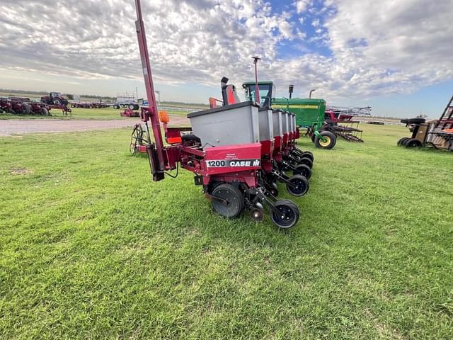 Image of Case IH 1200 equipment image 2