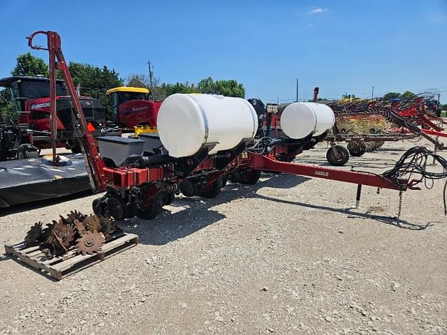 Image of Case IH 1220 equipment image 2