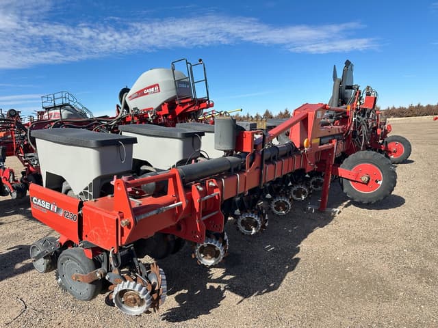 Image of Case IH 1230 equipment image 3