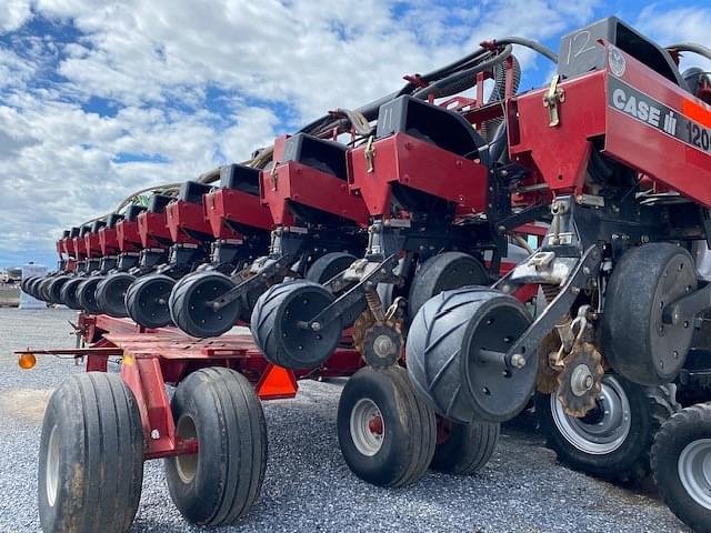 Image of Case IH 1240 equipment image 2