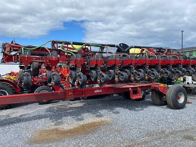 Image of Case IH 1240 equipment image 3