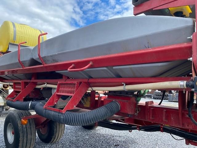 Image of Case IH 1240 equipment image 1