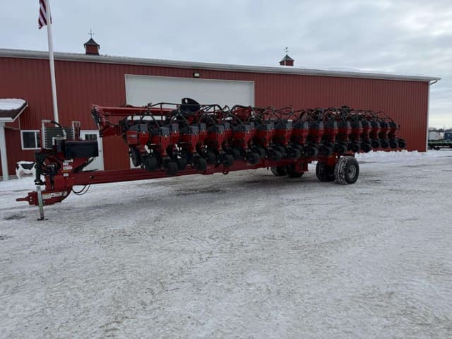 Image of Case IH 1240 equipment image 1