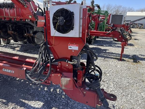 Image of Case IH 1240 equipment image 1