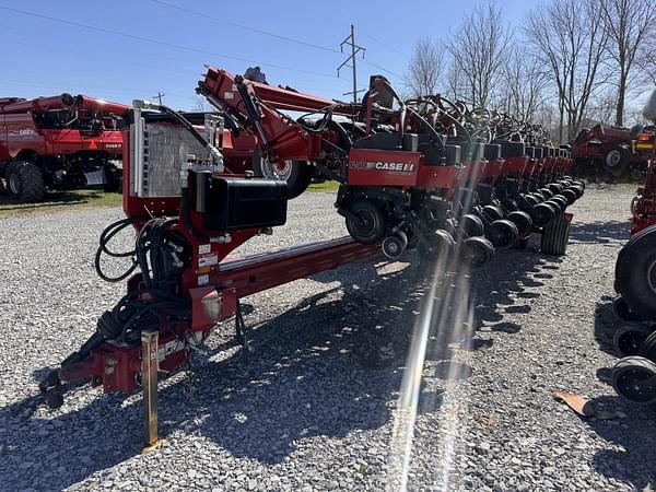 Image of Case IH 1240 equipment image 2