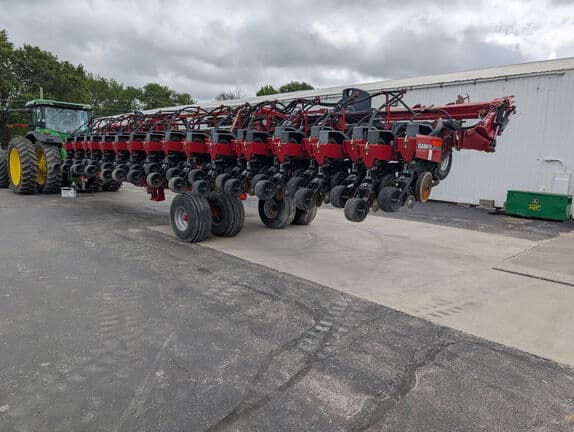 Image of Case IH 1240 equipment image 2