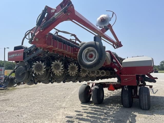 Image of Case IH 1240 equipment image 3