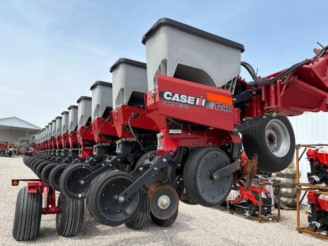 Image of Case IH 1240 equipment image 4