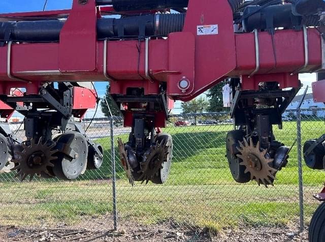 Image of Case IH 1240 equipment image 4