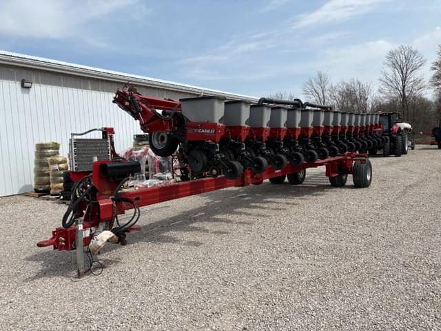 Image of Case IH 1240 equipment image 1